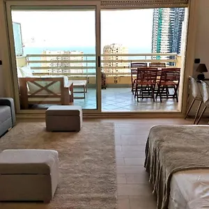 https://studio-climatise-belle-vue-mer-piscine.fr-provencehotel.com